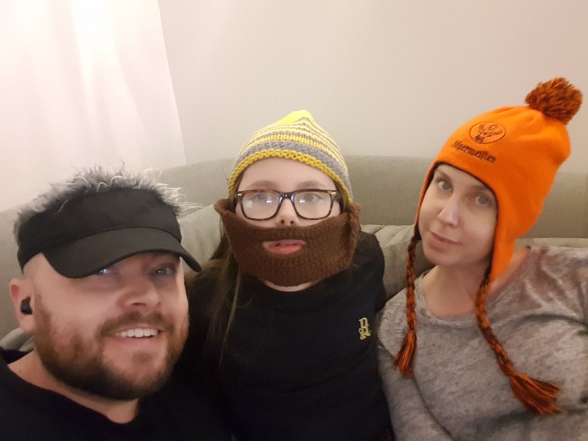 DjPaulEziEden's tweet photo. @James_D_Beggs @therealboon Did somebody say daft hats? How about a jaegermister one, a sun visor with fake hair and 9 year old Jazmin with a hat with a beard #thatsgoodinit https://t.co/yOuSRwyOwA