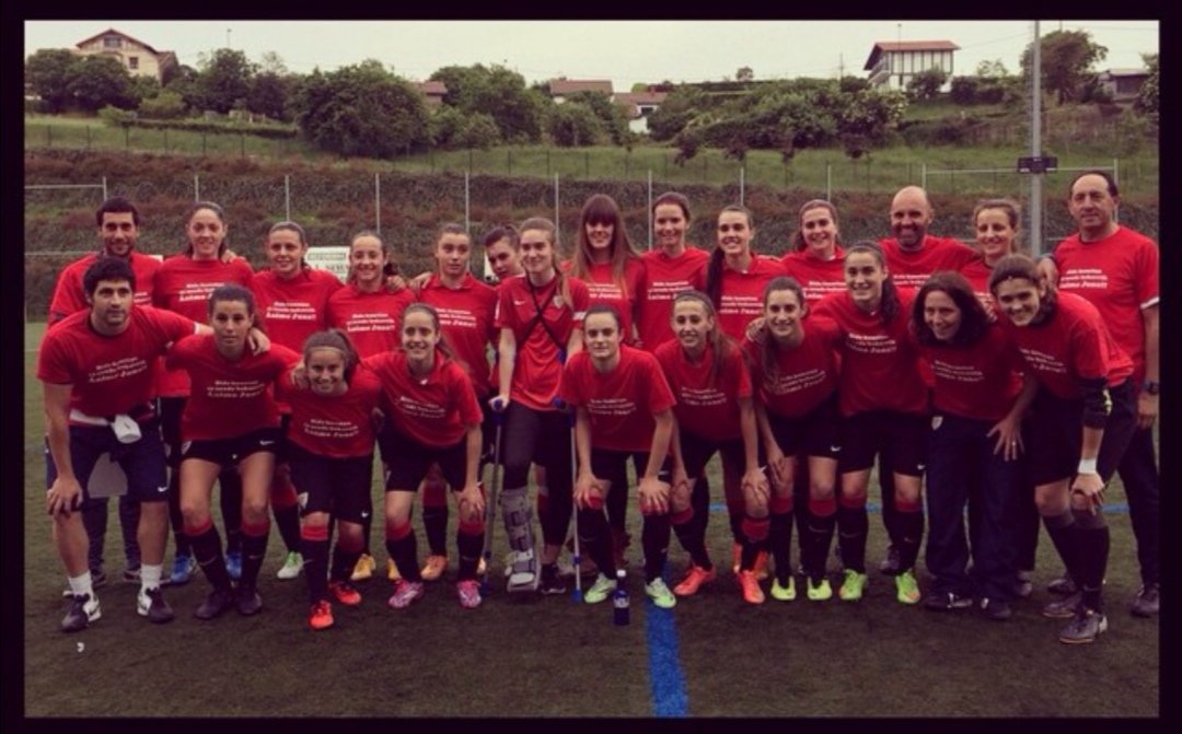 <a href="/juaristi_inigo/">Iñigo Juaristi</a> Recordando días de fútbol!
Día X:
Temporada 2014-2015, la mejor y la peor temporada de mi vida. Pero... mejor que contar por temporadas, es contar por grupos de trabajo, por familias. Así el primer recuerdo siempre trae grandes sonrisas!