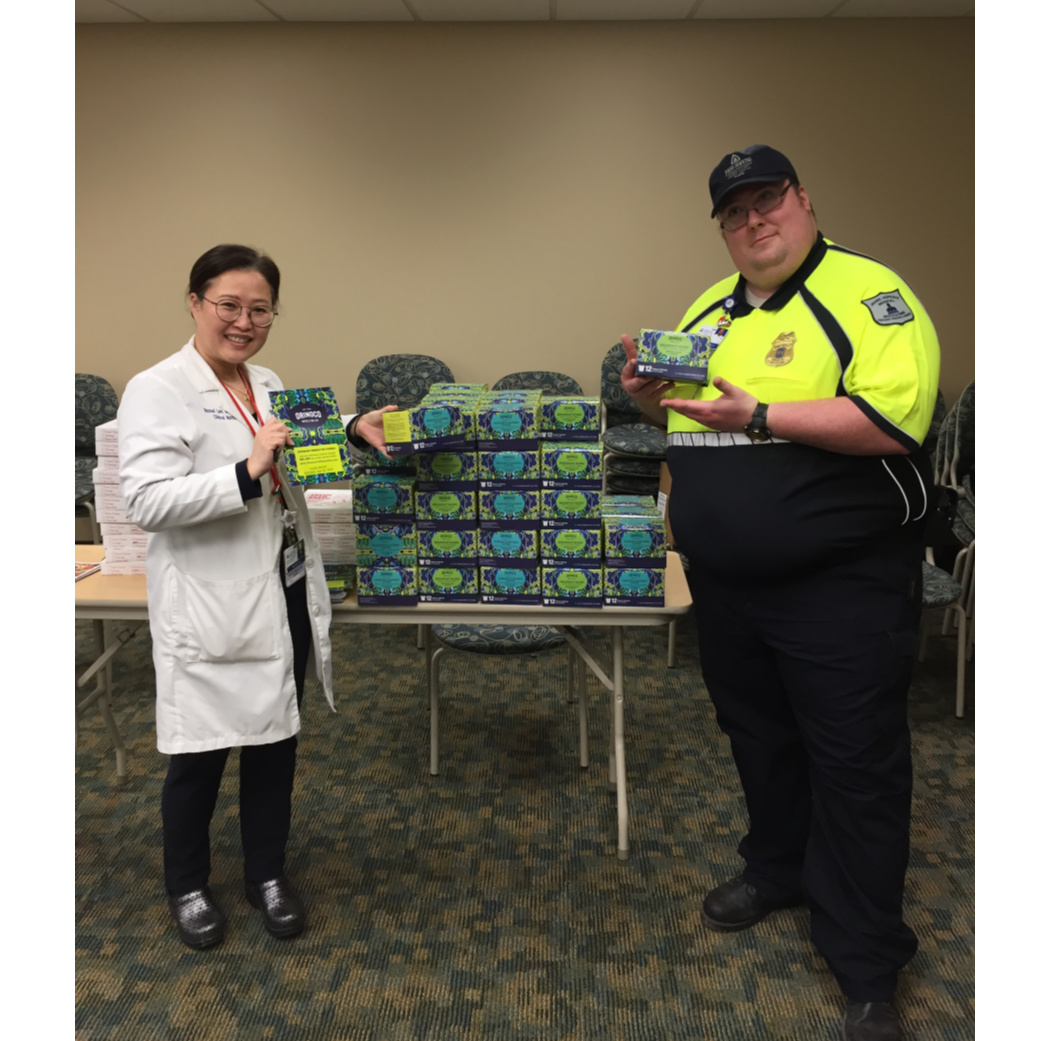 OrinocoCoffee's tweet photo. We are very grateful to be able to give a "Thank you!" to the hardworking women and men at Howard County General Hospital, #HCGH, today! We hope you enjoy the coffee!
Also, a quick shout out to @EatRomas40 for their donation as well. Remember they are open and offering carryout! https://t.co/wo7iJ93Gu6