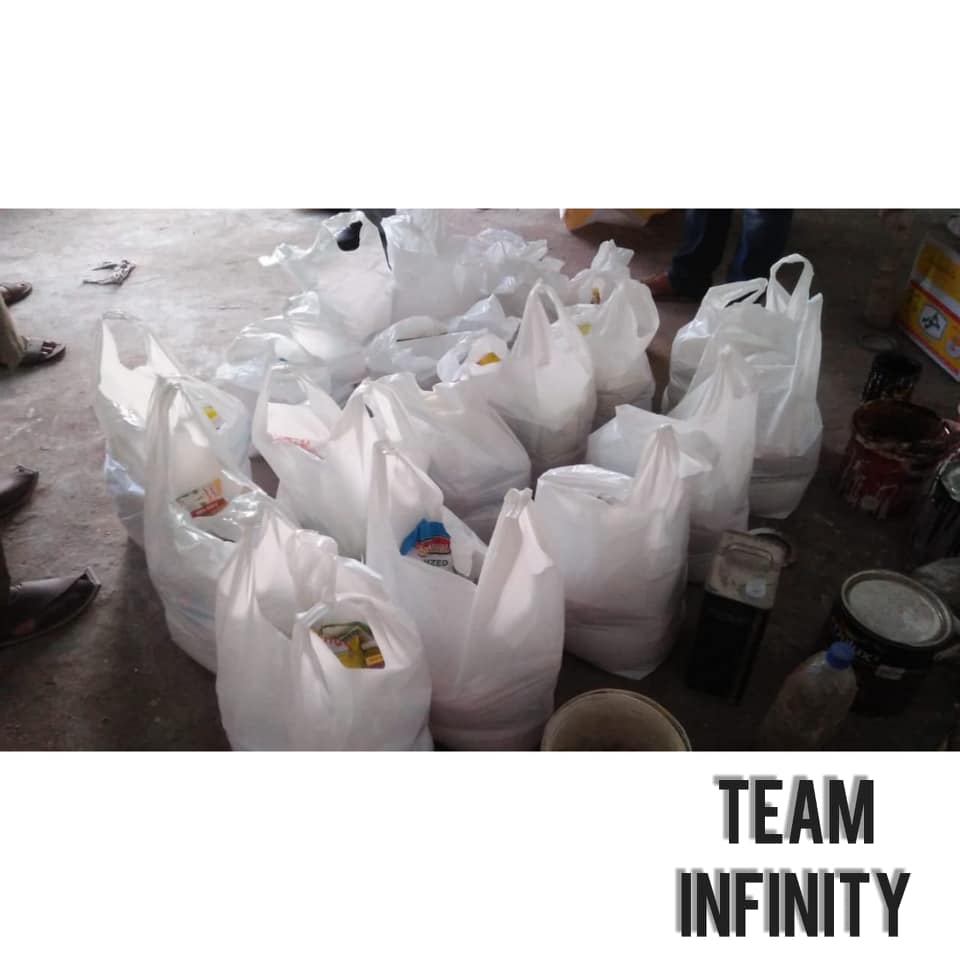 TeamInfinity777's tweet photo. ٹیم انفینیٹی ملتان مزدور طبقہ کو جو کرونا کی وجہ سے گھر پر بیٹھے ہیں انکے گھر مفت راشن پہنچا رہی ہے۔ 
#CoronaVirusPakistan #TeamInfinityPak #TeamInfinityMux https://t.co/P67qmWDKlE