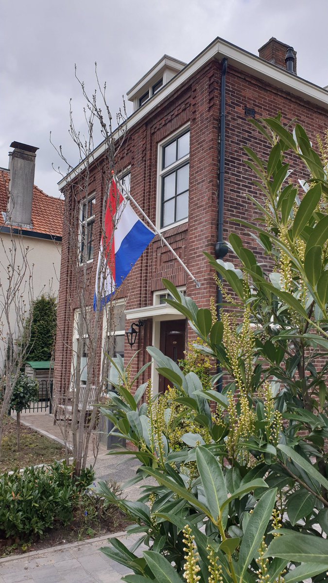 ahgerritsen's tweet photo. #75jaarvrijheid #Enschede #1april2020 https://t.co/4l47NpCnwg
