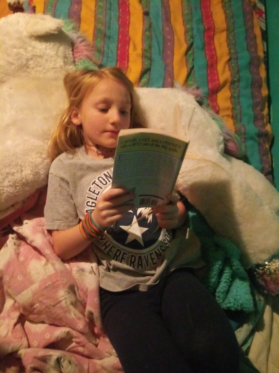 #whatyareadingWednesday Arabella is rereading The Cricket in Times Square. Vinessa is reading Harry Moon. @EESRavens #eessoars #bcsrocks