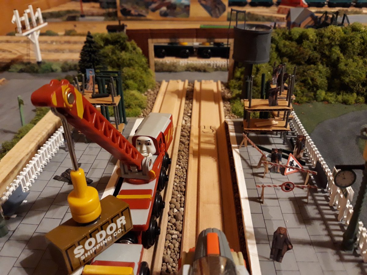 ModelsThomas's tweet photo. Dryaw Station with footbridge under construction because I'm too lazy to build it! Btw. I'm still looking for Billy Twofeathers, Stacy, and Alec Baldwin voice actors if anyone would like to give it a try. https://t.co/wd7djHwCav