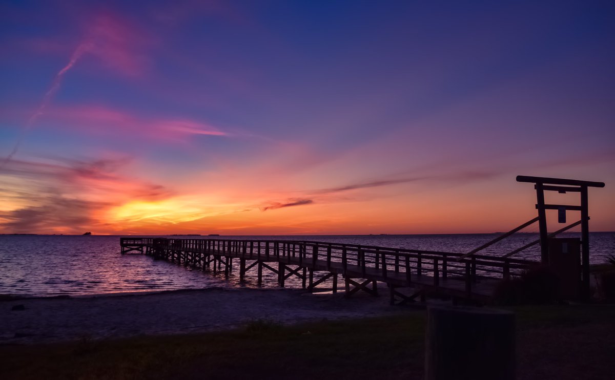 FloridianCreat1's tweet photo. Tonight’s Floridian Sunset ✌🏼🌞✌🏼 @StormHour 🖖🏼🌞🖖🏼 https://t.co/R8BrU73rbM