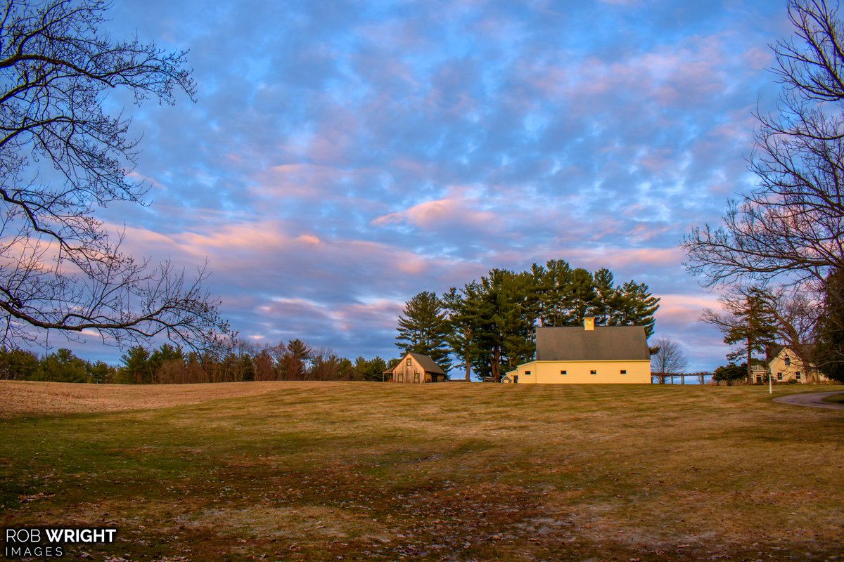 RobWrightImages's tweet image. Nice sunset to begin the month of April! This is going to be an incredibly difficult month across the world, so I hope there will be more scenes like this to give us as much peace as possible. I&apos;ll be out as much as I can to capture and share with you at home. 
📍 Rollinsford, NH