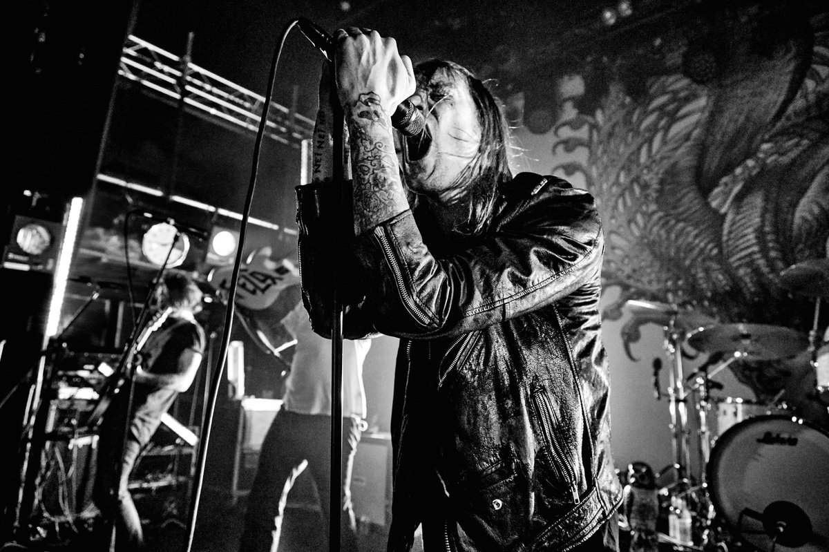 riserecords's tweet photo. .@Kvelertak is featured on @Revolvermag!🗣📰Read all about the changes the band has gone through from new singer to new album #Splid https://t.co/ees0kzHlC9 https://t.co/Jyc86RQ9pC