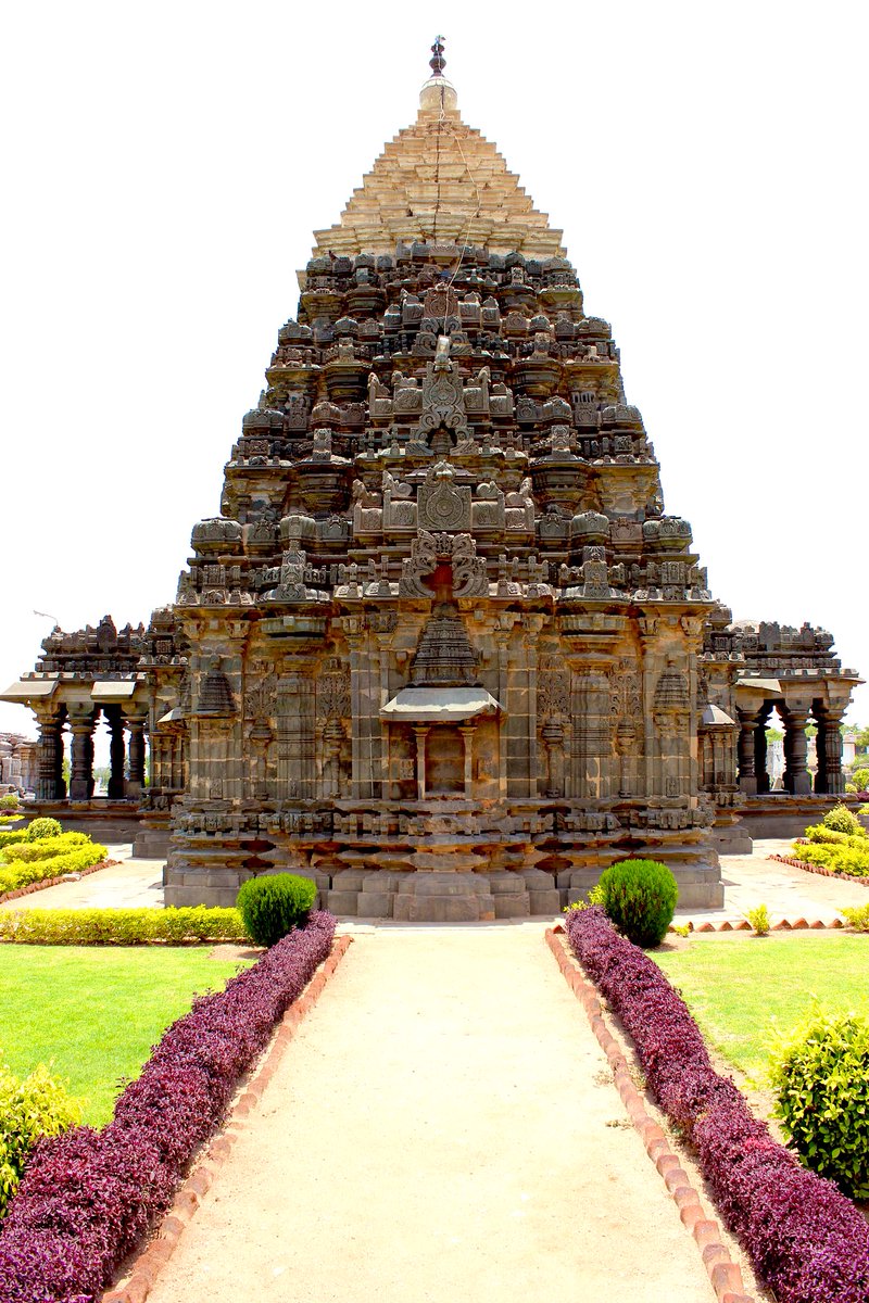 Day 8: Mahadeva TempleReferred to as the “Emperor among Temples” and “second only to Halebidu” Ittagi KA1112 CE Built by Mahadeva, a general to Vikramditya VI of the Kalyani ChalukyasSimply elegant