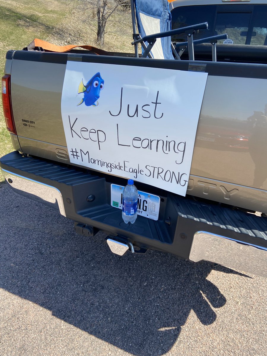 ms_mackenzie21's tweet photo. It was a blast getting to see so many smiles from students, colleagues and community members! #MoringsideEagleSTRONG 🧡🖤 https://t.co/wU27WiEtvS