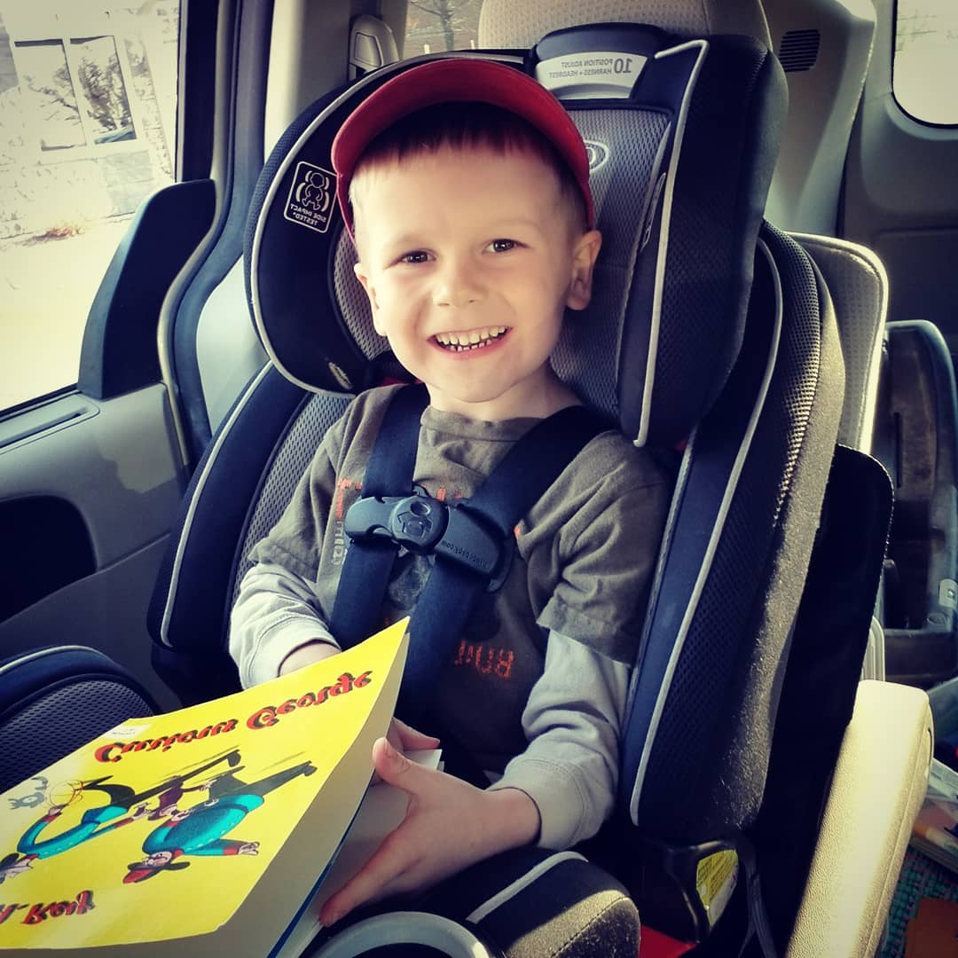 MrsHammen's tweet photo. A couple future Golden Hawks tagged along for the teacher parade tonight! We loved seeing all the students 😍 #mphawks #seeforyourself #seethestars https://t.co/1e69GtSZ2L