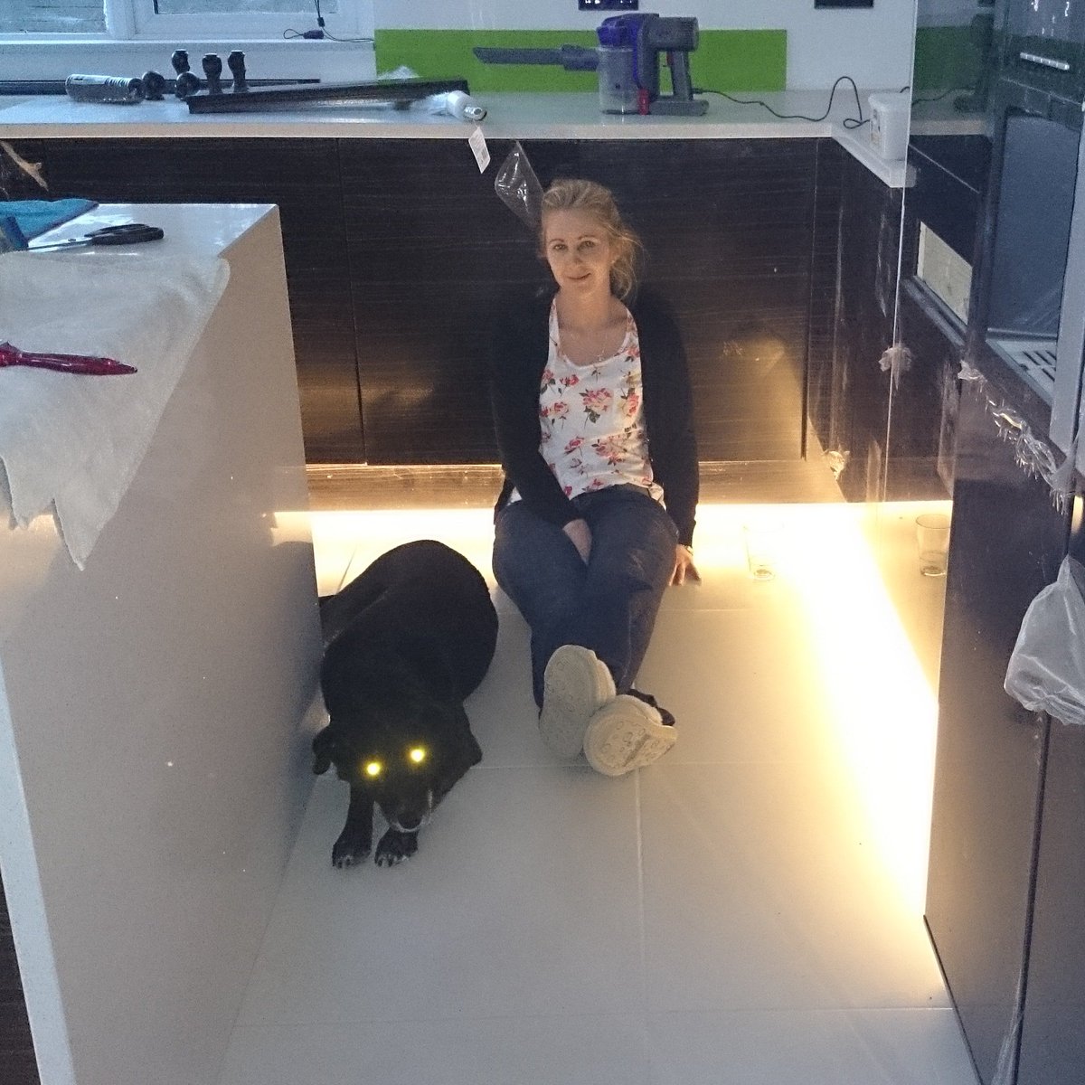 becausemilly's tweet photo. 22.12.2013 π Remember a day every day π #becausemilly #kitchenfitting #alwayswithmumma #makingeverydaybrighter #colliecross #rescue #senior #reactivedog #alwaysloved #neverforgotten #dogsoftwitter https://t.co/52ohtEEUE6 πΎ https://t.co/UOgWqBchE6