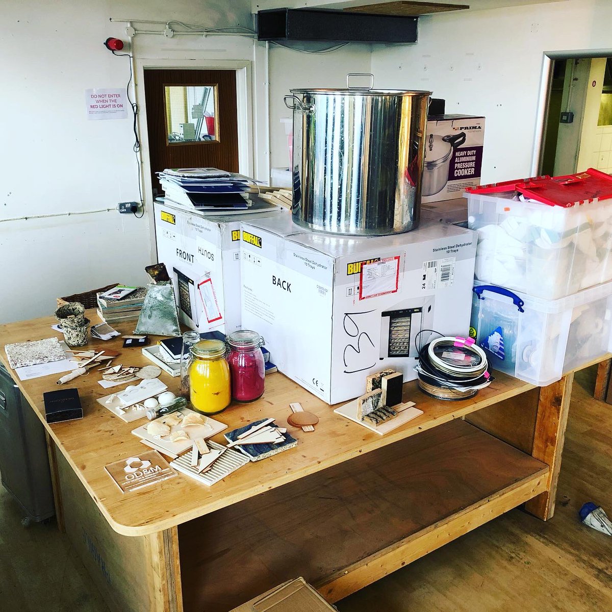 GreenLabOrg's tweet photo. it looks chaotic but we know where everything belongs, as we pack down our four labs ready for a move #greenlab #closedloop #sustainable #urbanag #materialfutures #biogrowlab #growlab @3Spaceorg @FabFndn https://t.co/sKicry7VoC
