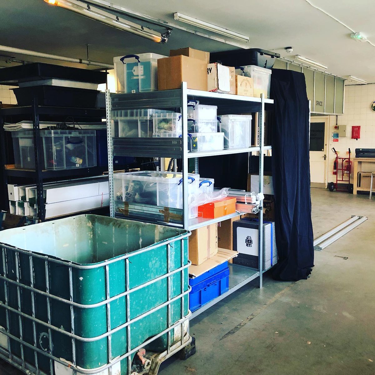 GreenLabOrg's tweet photo. it looks chaotic but we know where everything belongs, as we pack down our four labs ready for a move #greenlab #closedloop #sustainable #urbanag #materialfutures #biogrowlab #growlab @3Spaceorg @FabFndn https://t.co/sKicry7VoC