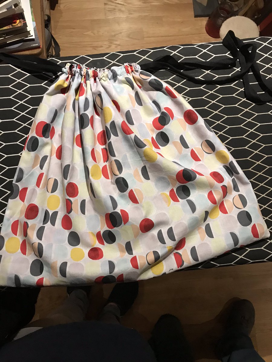 celticwalkabout's tweet photo. Can anyone help our nurses, they’re needing bags to help store uniforms and clean clothes. I’ve been happy to make these for my wonderful nursing friends.
#nhs #NursesCOVID19 https://t.co/ucH4VawLcy