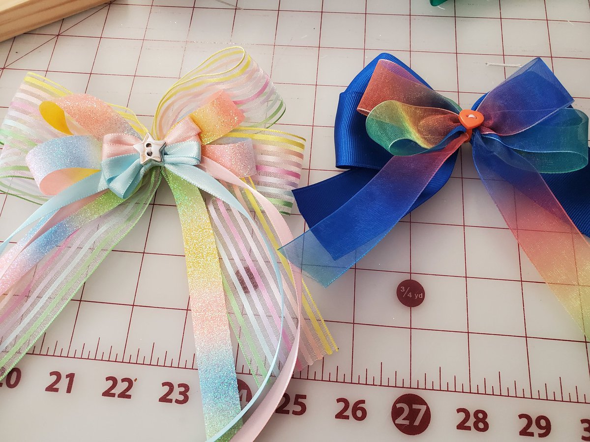 didsomeonesaynu's tweet photo. Just a reminder that I'm accepting orders for lightstick bows!! I made these two today.
The pastel one is a custom bow for @axmariex
#bts๐ #btsxcottonbowl #btsindallas https://t.co/rQGd8pd7Fn