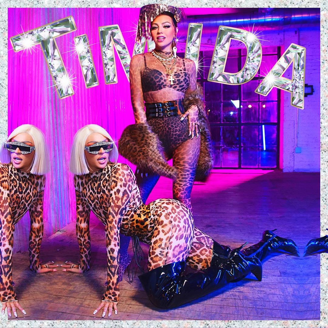 pahamore's tweet photo. tweet informativo:
Com o lançamento do #111album, @pabllovittar possui agora, ONZE feats internacionais, sendo a artista principal ou convidada. Segue o fio:
#stream111 https://t.co/vmHzbK6Nne