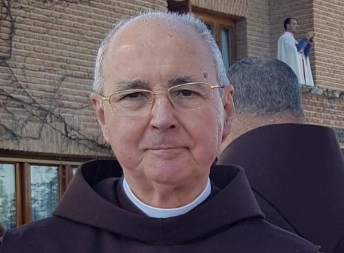 gaudiumpress's tweet photo. Morre primeiro sacerdote brasileiro vítima da #pandemia de #coronavirus.
Pe. Pedro Paulo Figueiredo, mineiro, vivia na Espanha desde os anos 60, onde exercia o cargo de superior dos Arautos do Evangelho no país. 🙏Confira mais informações em nossa matéria: https://t.co/g1y1Urneq4 https://t.co/5qZ2QdASfy