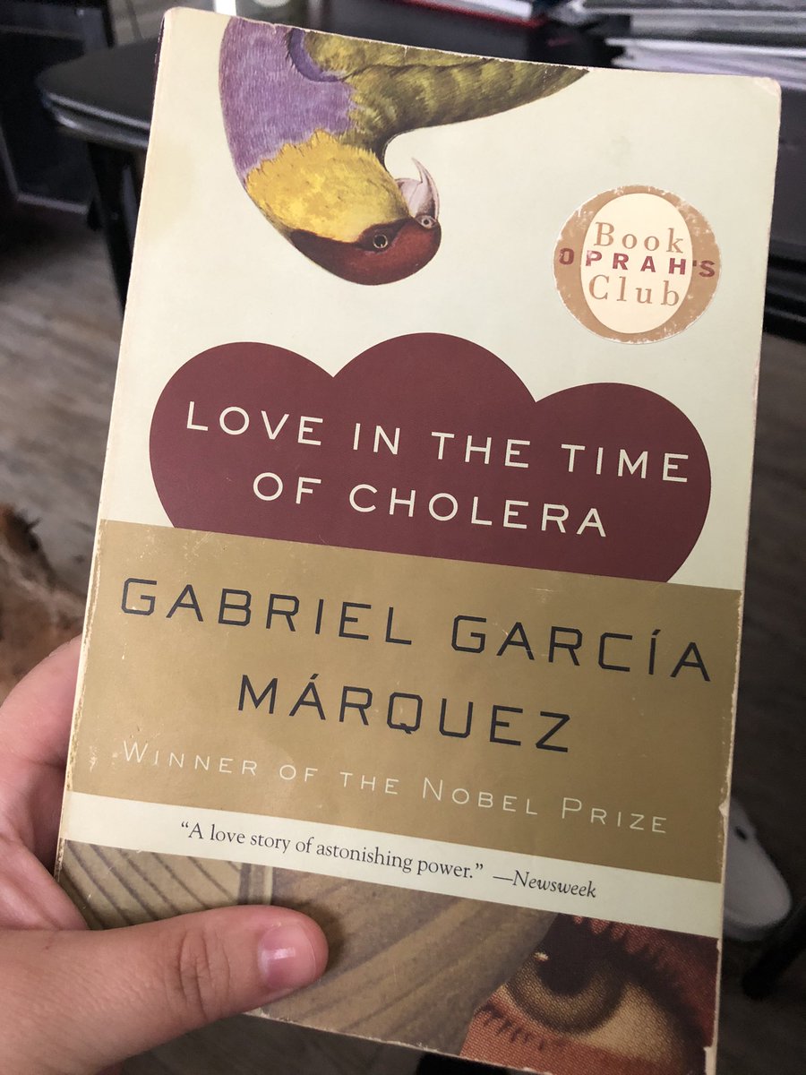kp_payen's tweet photo. #CHSKeepingConnected #LionPride Wednesday is book day. https://t.co/Gdv7AuozYk