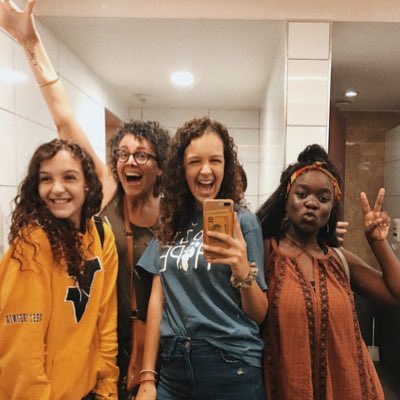 canaditty's tweet photo. i miss my sisters so much 😭 #NewProfilePic https://t.co/w0aF3Qp2JH