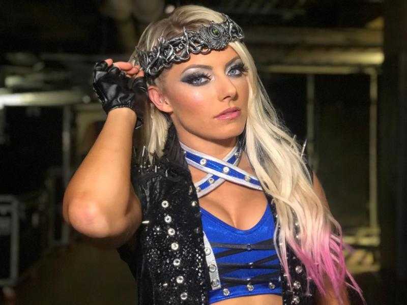 Daily Alexa Bliss pic! #WWE #RAW #SmackDown - RT and FAV for the Goddess! #littlemissbliss ❤