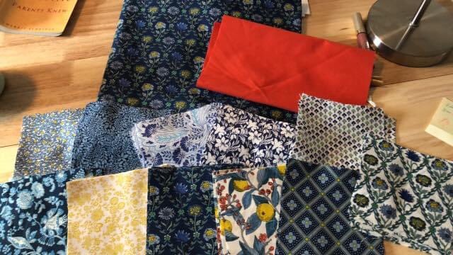NewtownElem's tweet photo. Laying out the squares for my new quilt. What do you think of the layout and colour distribution? Each square is 5x5. What size will my quilt be? @NLESDCA @MSTRACEYMURPHY #LearningatHomeNL #practicalmath #colouranddesign https://t.co/c5u8xT6GBj