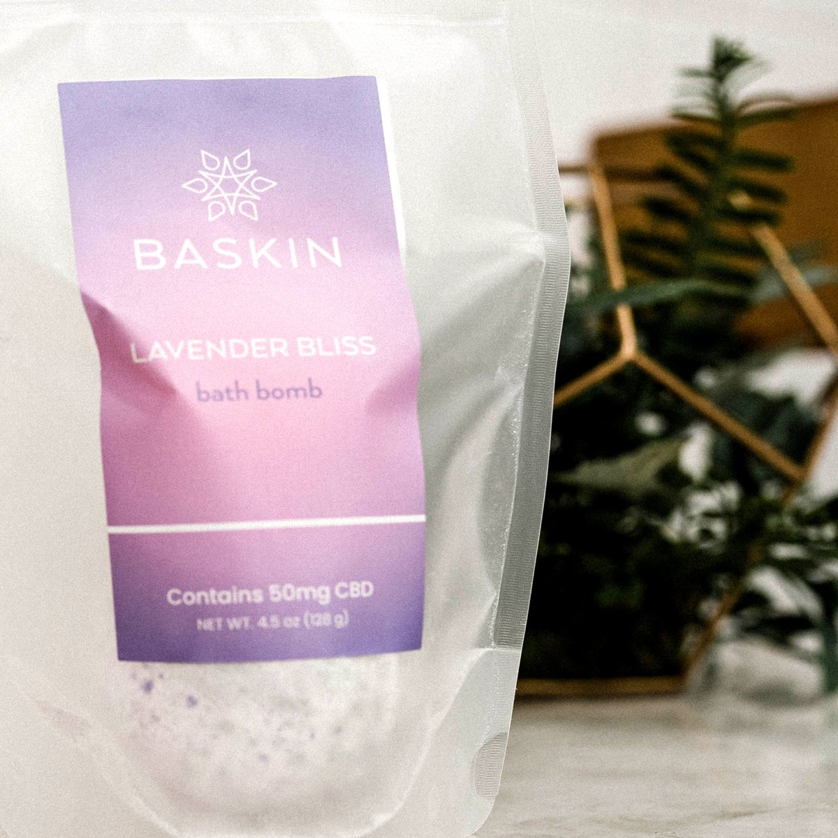 TheApothecaryLV's tweet photo. Need a little pick me up today? Take a break from the world and let us bring you a little something soothing for yourself. @BaskinEssentials fizzy bath bombs make you feel better.
#theapothecaryshoppe #vegasdispensary #lasvegas #lasvegasstrip #BaskinEssentials #BathBombs https://t.co/LMb8bF20kQ