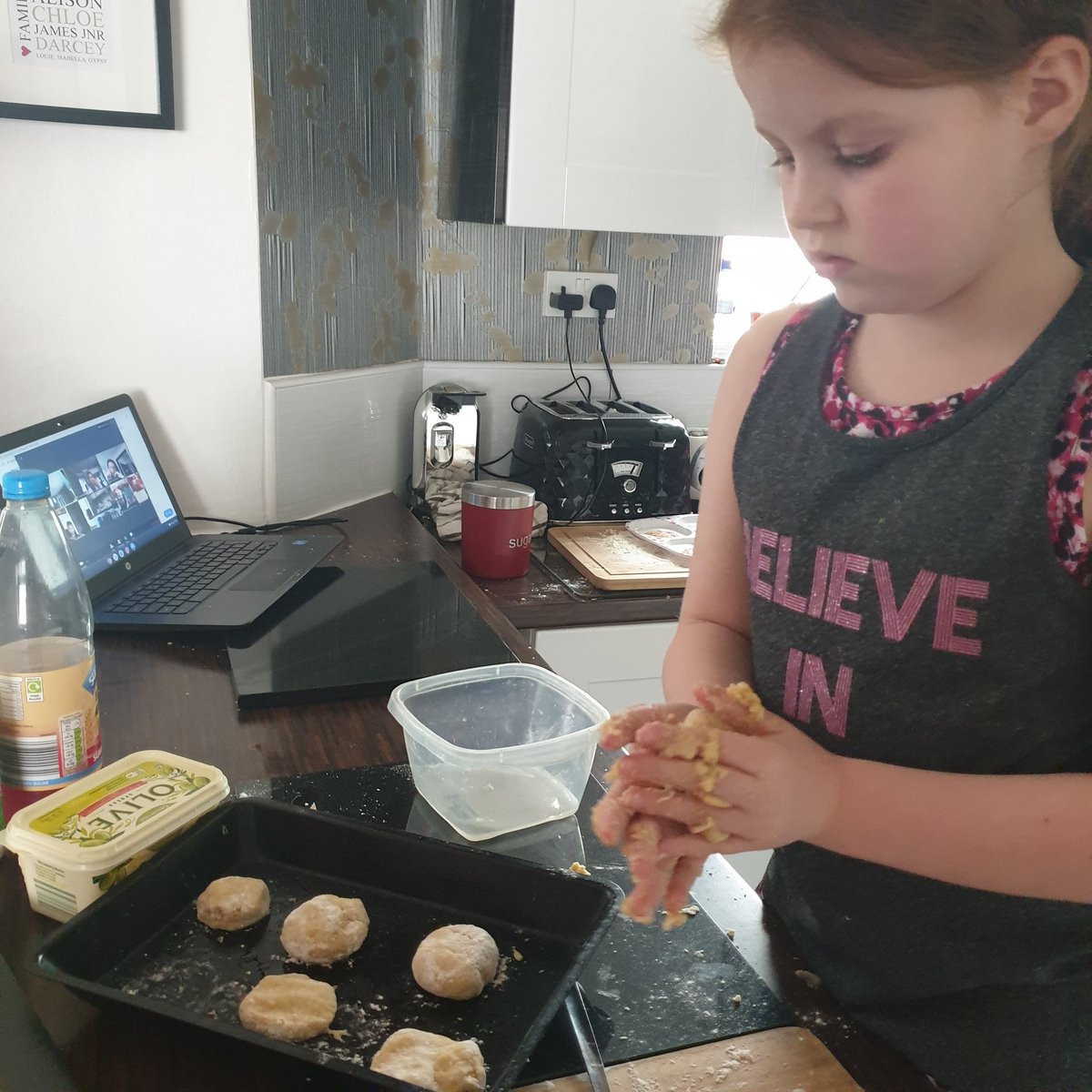 alied13's tweet photo. #homecooking #childrenscooking #homemadefood

Today we where in the kitchen, pizza making for lunch, scones for afternoon tea 💚 @StMariesKirkby @All_Saints_CHS https://t.co/nxdTYrp0Bv