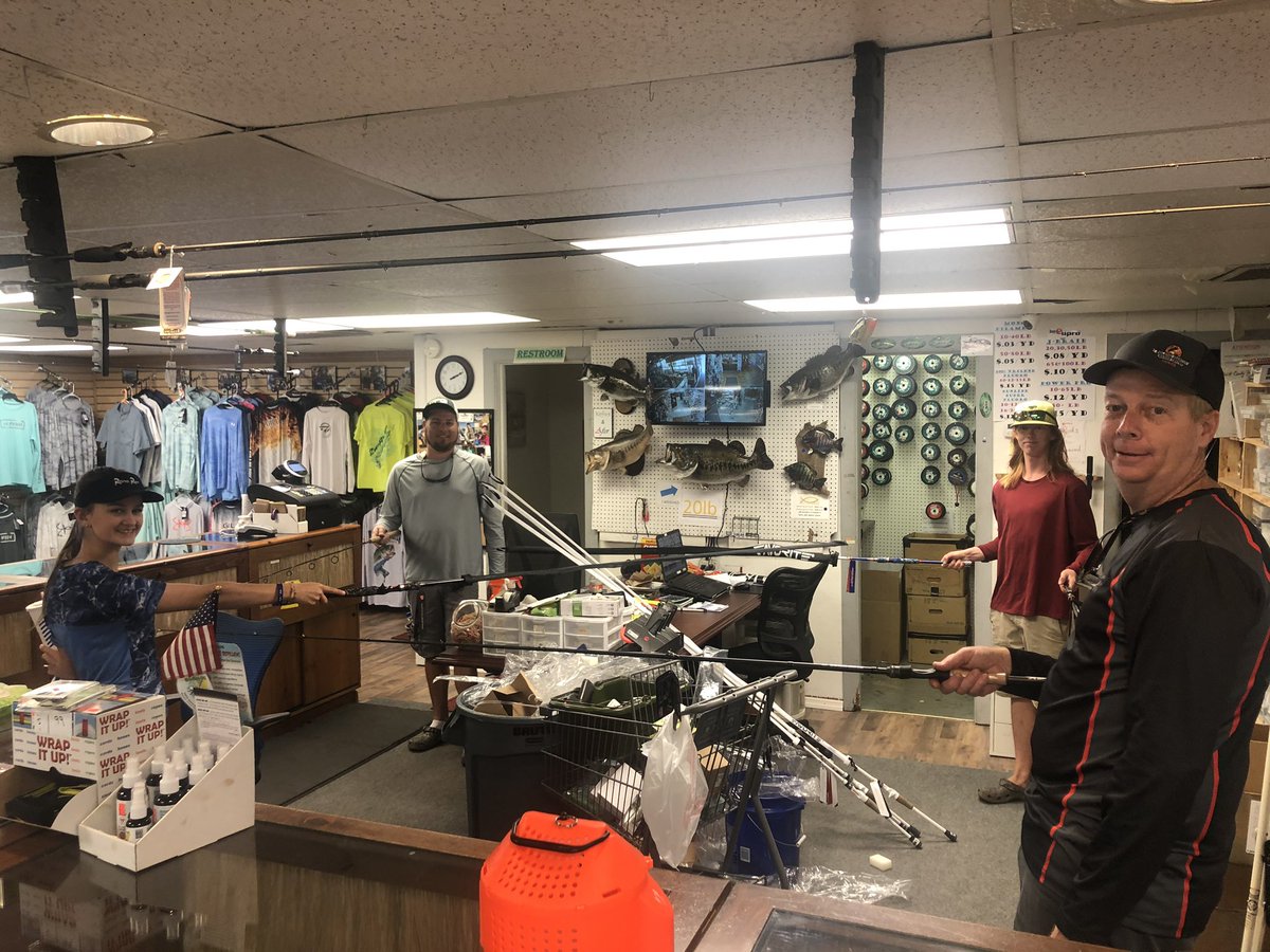 We practice safe #SocialDistancing <a href="/bridgemasterLW/">Bridgemaster Fishing Products LW</a> with the 7’3” heavy medium rule 🎣😜👍😂