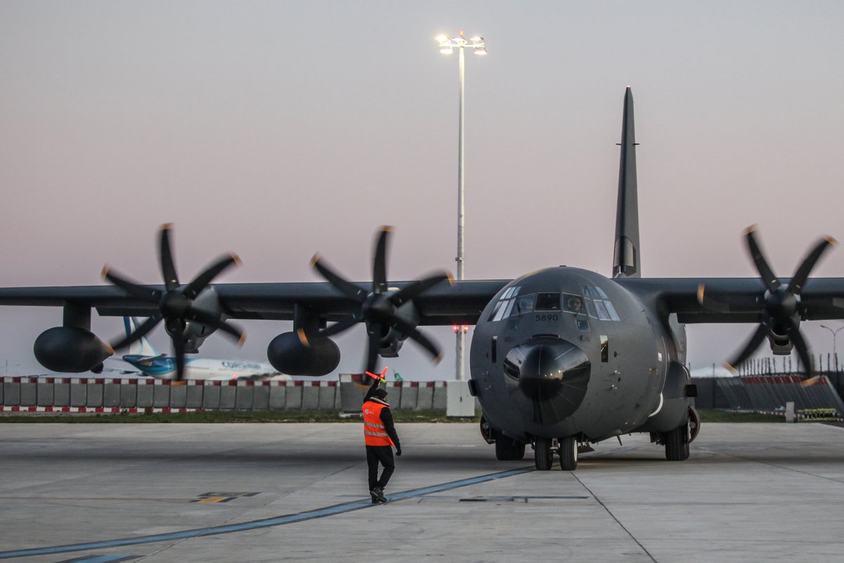 GroupeADP's tweet photo. Arrivée ce soir à @ParisAeroport #Orly d'un C130J Super Hercules de l’@Armee_de_lair avec à bord des soignants franciliens impliqués dans l'évacuation en province de patients atteints du #Covid19. Nous avons à cœur de faciliter leur retour et les remercions pour leur engagement ! https://t.co/GZBq3OONpr