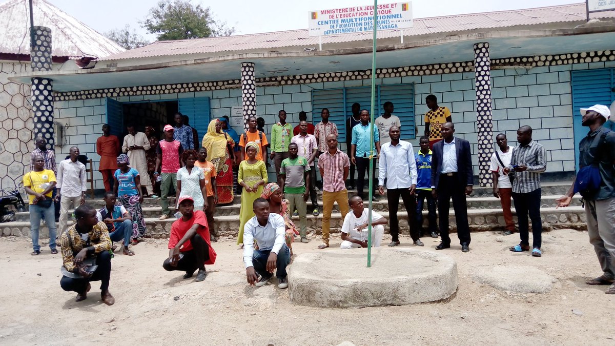 tsived's tweet photo. Le Préfet du département du Mayo-Tsanaga, le Sous-préfet de Mokolo, le Maire de MOKOLO , le DAJEC, ainsi que quelques jeunes Volontaires on débuté la sensibilisation sur la prévention du #COVIDー19 avec l'appui technique du CMPJ et de l'h��pital régional annexe de Mokolo
#santé https://t.co/o34PEMrduW
