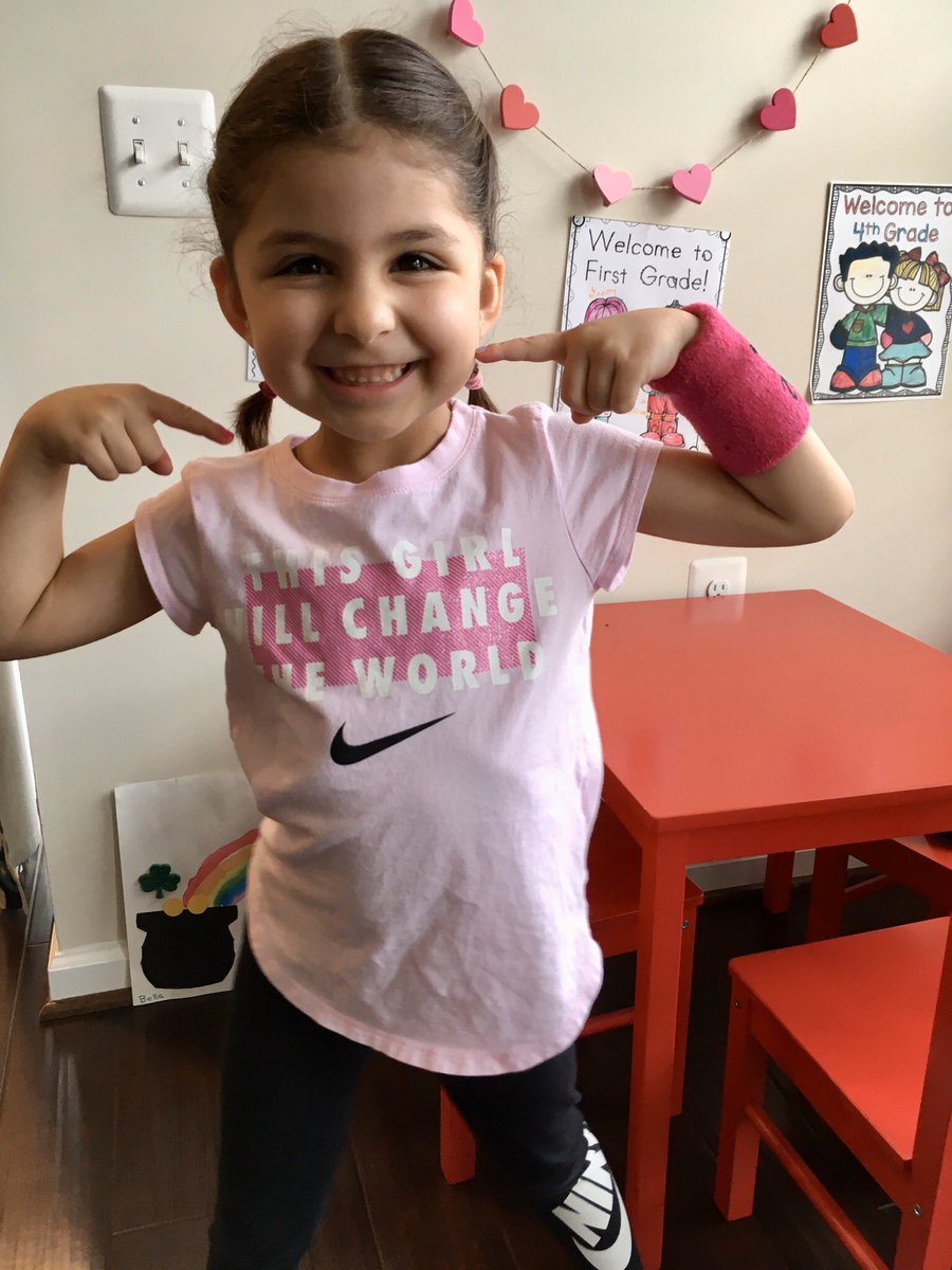 PaulaWydra's tweet photo. Spirit week is still going strong in the Wydra household! 💕💪🏼😅 @CardinalRidgeES https://t.co/wIMRynjXBh