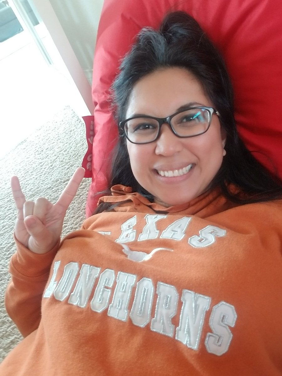mmasculino's tweet photo. @RPHS_Panthers Virtual Spirit Week presents, College Shirt Wednesday! #PantherSpirit20 #PantherWeek20 #PantherLearning20 #toolazytogetup https://t.co/xRiUOkazvq