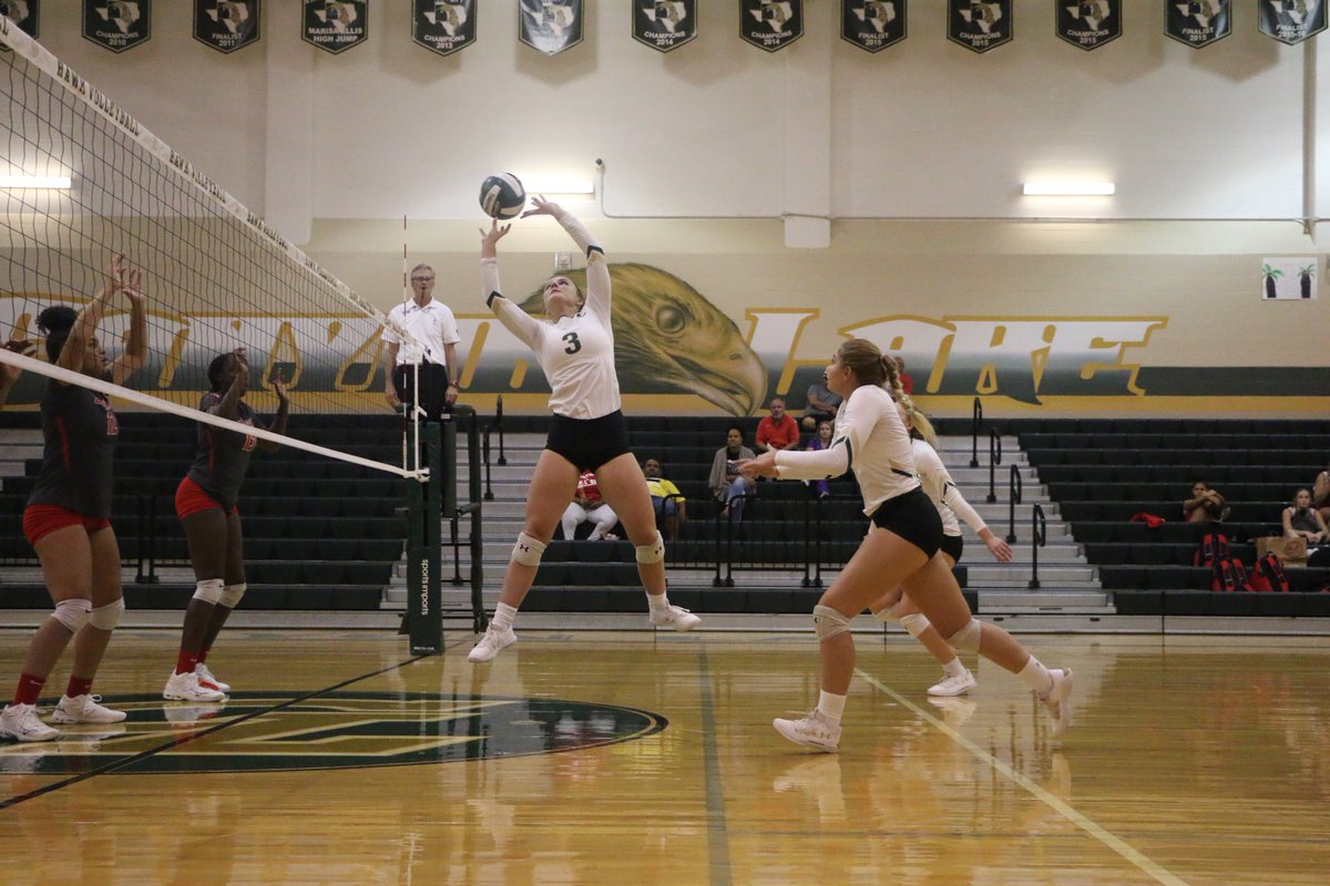 CLHawkVB's tweet photo. Senior Athletes - Shoutout!!! I know this wasnt your ideal end to Senior year, but we are thinking of you &amp; wishing you a great send off to your future! #together #unitedwemoveforward https://t.co/Y6XWmlGpSa