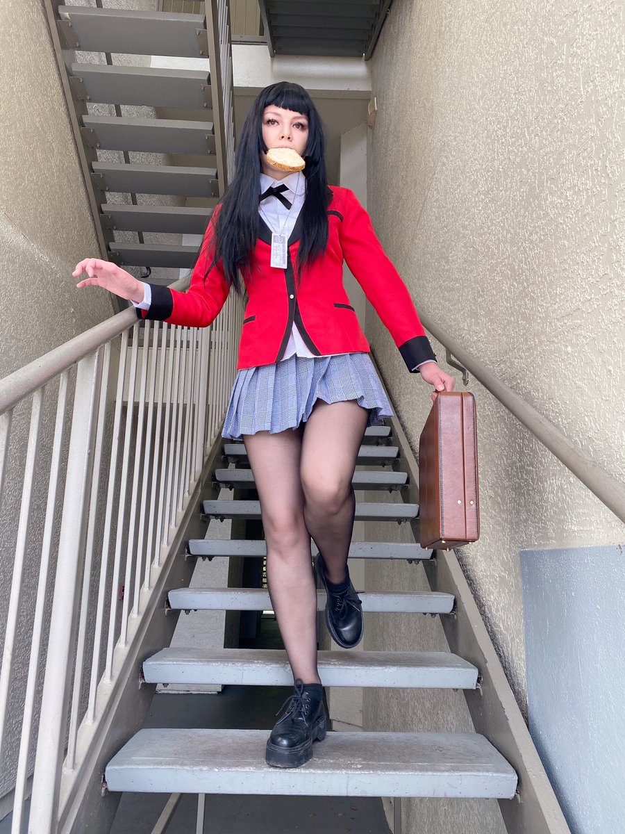 actuallyxanya's tweet photo. Happy April Fools and thank you for joining in on the fun!!!
•
This year, we’re raising funds for the Covid-19 Solidarity Fund! Visit https://t.co/BNQpg5OLum to get some cute merch and support a great cause! 💖
•
#breadcon2020 #breadcon https://t.co/cKvflgu6iQ