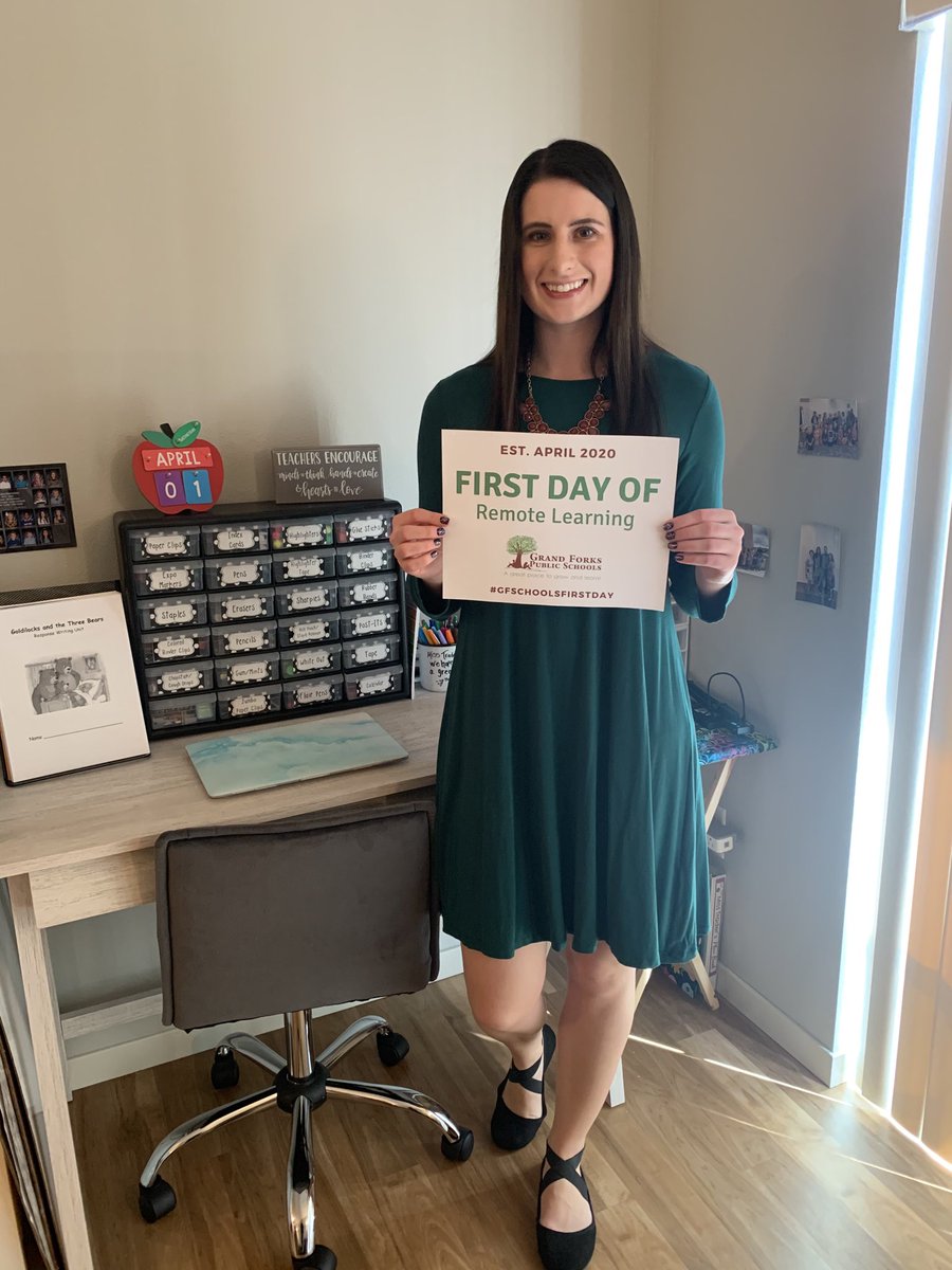 TeachWithMsT's tweet photo. I had no idea in my first year of teaching that Iβd take two first day of school pictures! Happy First Day, everyone! ππβοΈπ»#TrailBlazeOn #gfschoolsfirstday https://t.co/xJy1rxHmAT