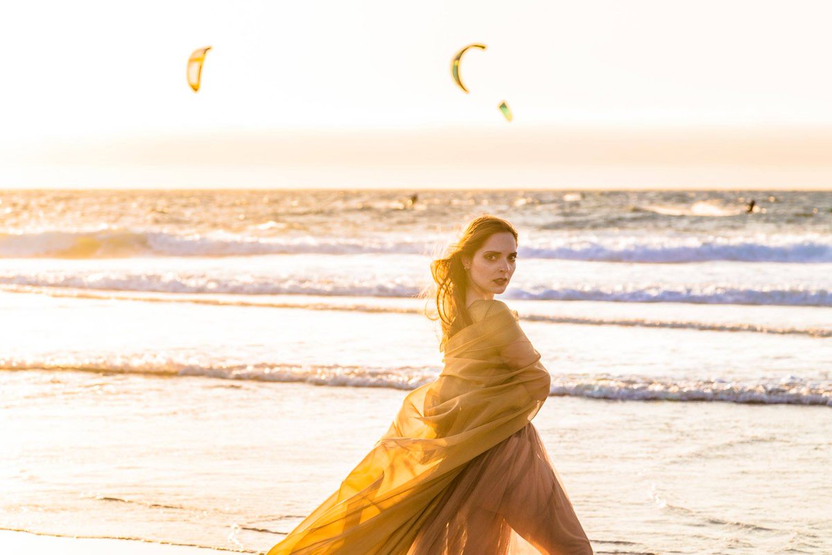 diana_therose's tweet photo. #Model: #DianaRosa
#Photography: #IngaPyata
Production: #AnaLuar
MUA: #BeatrizVaz
#modeling #fineart #portrait #amazingportrait #beauty #beautiful #beautifulwoman #emotion #expressions #diva #classicbeauty #goddess #naturalhair #redhead #ethereal #whimsical #glamour #golden https://t.co/YS6hI88kuR