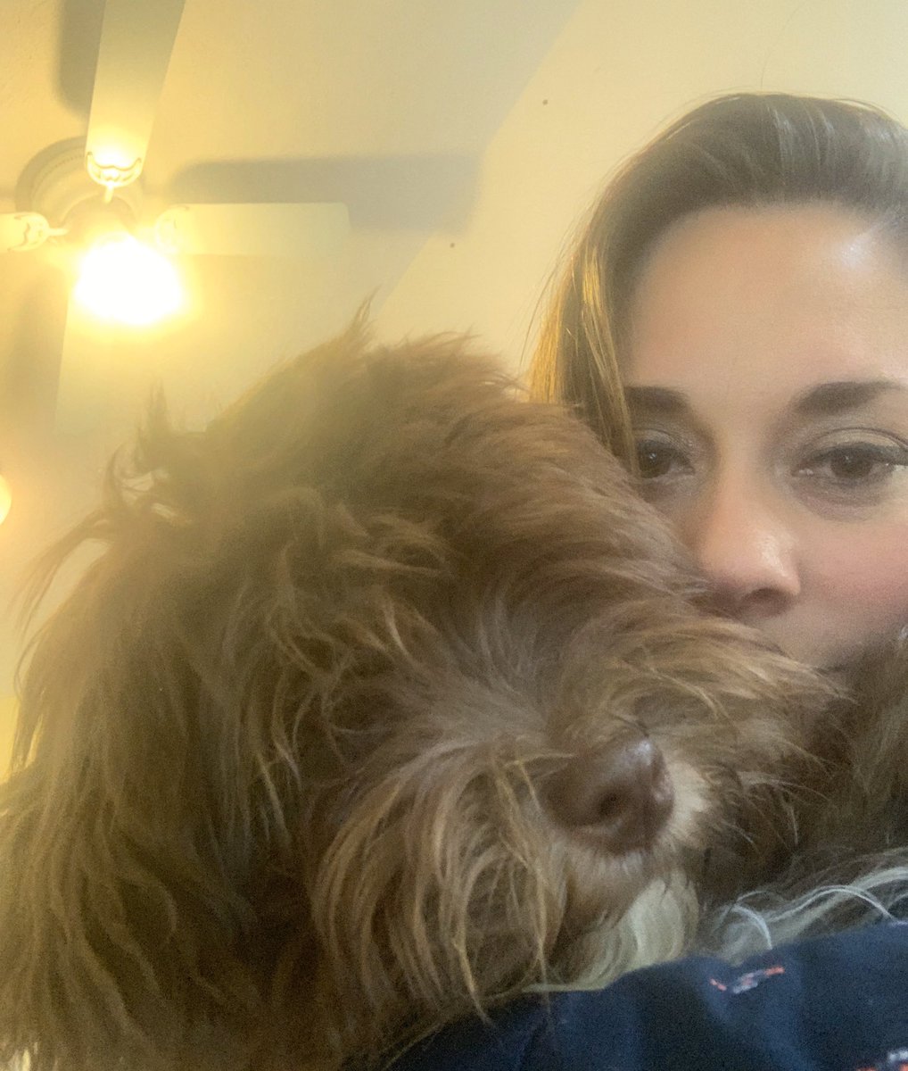 amberhayesmusic's tweet photo. Sure is hard to work under these circumstances 😉❤️‼️#wfh #WednesdayVibes https://t.co/9BzXgWe3jy