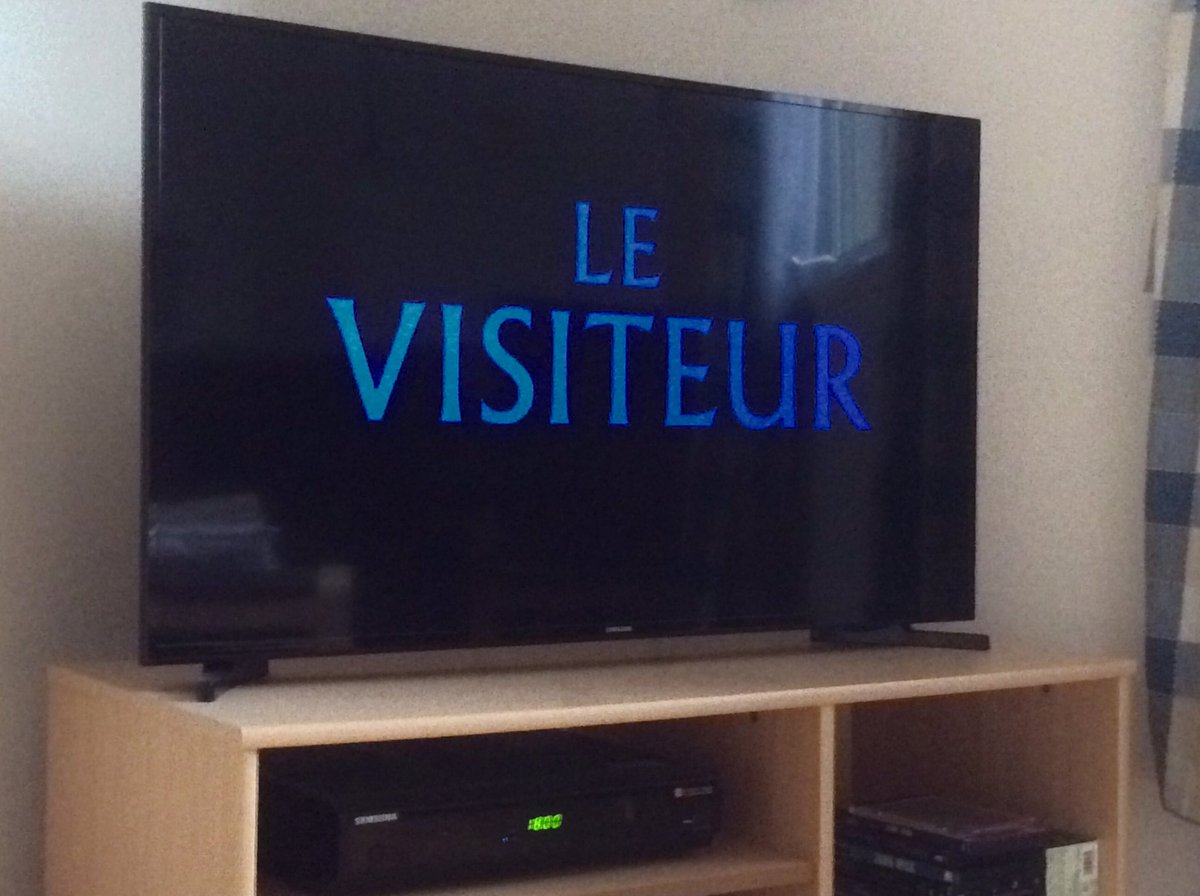 christophecouet's tweet photo. #TheGuest (2014 - #LeVisiteur) d’#AdamWingard... jamais vu... #Thriller... un jeune homme s’incruste dans une famille en prétextant être le meilleur de leur fils mort en Afghanistan... j’aime bien le genre « bataille psychologique »...  j’achète. https://t.co/2UznOHw3Ub