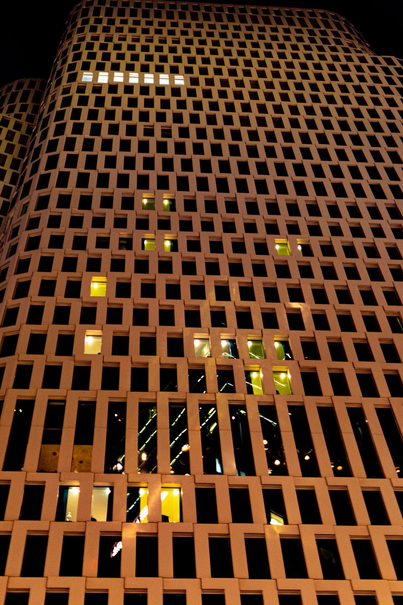 CryxDx2's tweet photo. For those who just can't visit Berlin because of the situation...
I replace my midnight pictures of Life is Strange for a few pictures of Berlin. 
#berlin #germany #visitberlin #photography #art #lights #pictureoftheday #buildings #StayAtHome #wirbleibenzuhause #lightsofberlin https://t.co/wcbe0VbRGZ