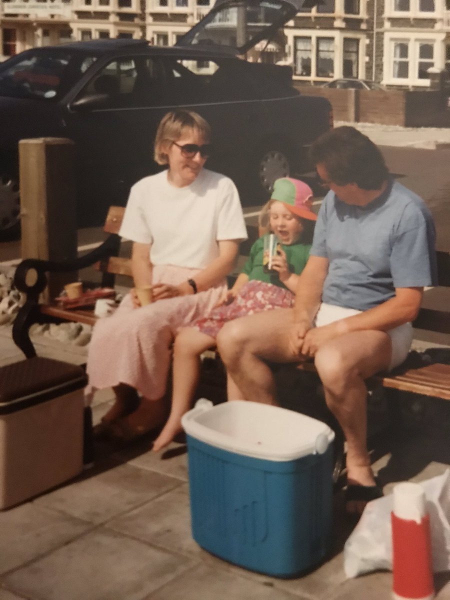 EnglishSarahH's tweet photo. Day 3 of #MuseumOfMe my Godmother was certainly #someoneimportant the classiest of ladies, she taught me to drink champagne, love animals and never get tired of London. I’m a good aunt & a better person because of her. I miss her every day 💔 https://t.co/Uf2eLrWxEg
