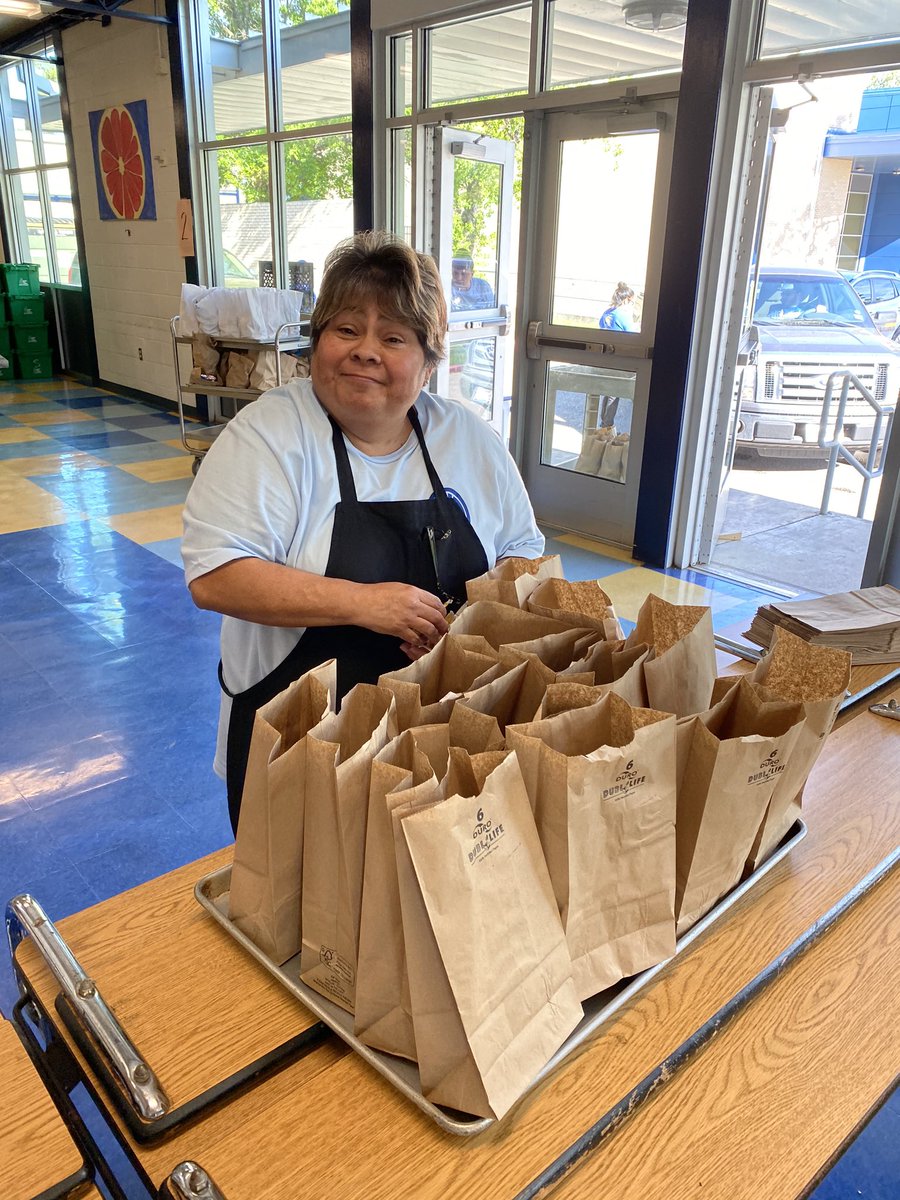 AHISD's tweet photo. Still providing Drive Thru Pick Up and Delivery of Mule Meals! #LookForTheHelpers https://t.co/QUf244aUqc