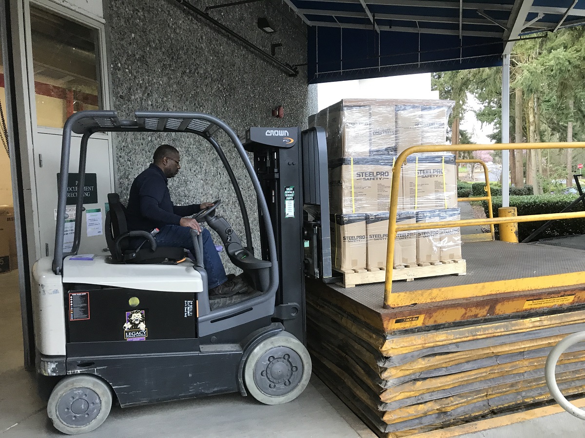 Within the last couple weeks, we’ve procured & distributed 240,000 medical masks, 100,000 nitrile gloves, 3,000 sanitizing wipes, 74,400 goggles, and 850 protective suits. That’s just a start. More is coming.
