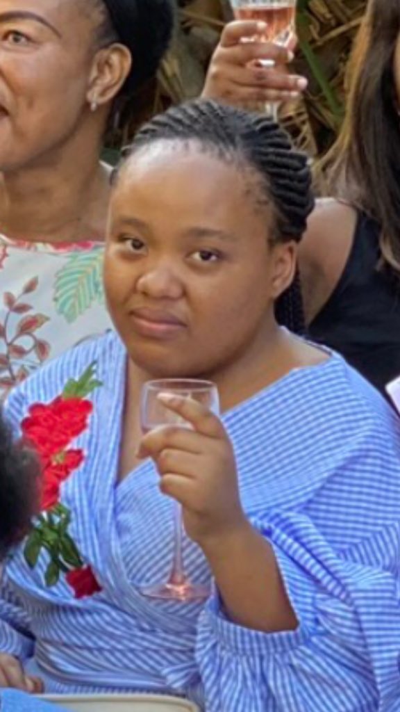 Mila_Ntubz's tweet photo. @Daniel_Tweets1 Leave Tacha outta your petty fights please #AprilWithTacha https://t.co/P5NXgotWRS