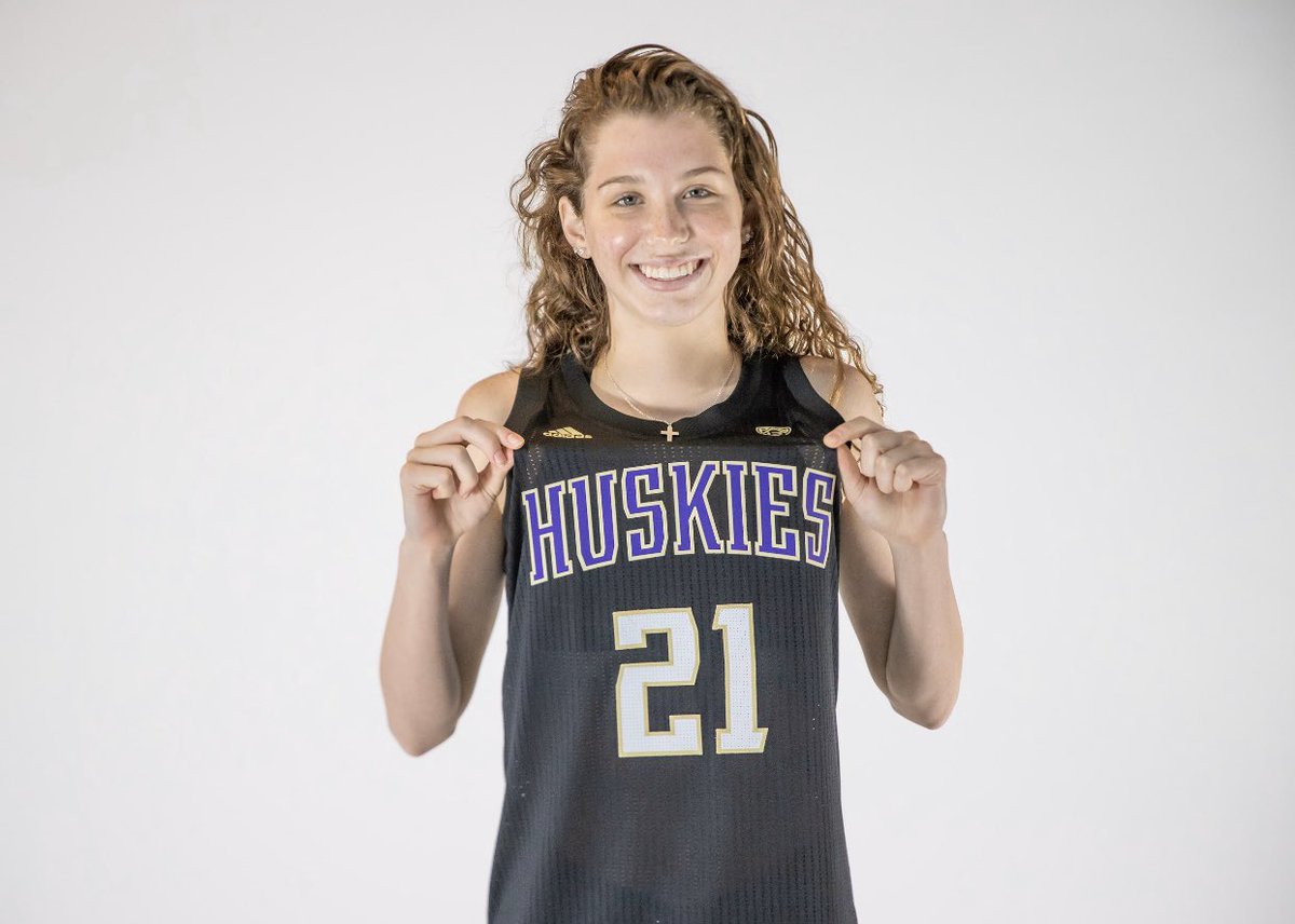 jmfinney0's tweet photo. 110% Committed to be a Husky!! 💜💛 https://t.co/da9VoUhoNk