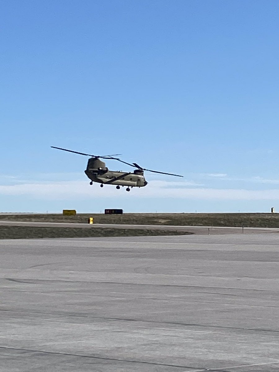 140Wg's tweet photo. CO Air and Army Guardsmen teamed up this week. On a mission to pick up a new Black Hawk in Missouri, the Chinook dropped of F-16 test equipment for calibration at Forbes Field, Topeka, KS! @CONG1860 @140Wg #coang @AirNatlGuard @USNationalGuard https://t.co/JBRPHj5uZ4