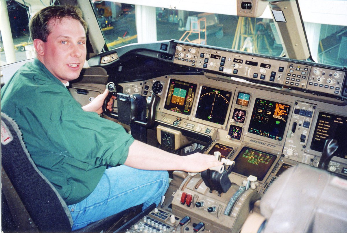 TimRyan777's tweet image. I always remember @united visit on my first 777.