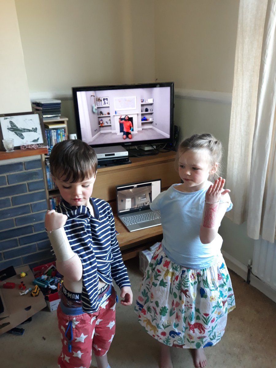 Aby and Joel are taking " copy what Joe ( <a href="/thebodycoach/">Joe Wicks</a> ) does" a bit to seriously.... we now have home made casts for their arms and they're doing one handed burpees 🤣