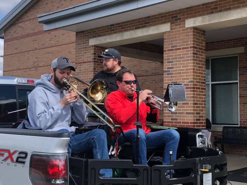 SMMHSEagles's tweet photo. THANKS again to SMMHS #Band directors Drew Buckner, Shelby Walker, and Matt Broom for #SpreadingJoy this afternoon! 🎶🎺🥁 Encore performances coming soon.❤️ #SMMHSsoars 
@HCS_Arts @SmmhsBands  @SM_Percussion @sjwalker00 @DrewBuckner8 @mattbroom https://t.co/PNVzAqsTIN