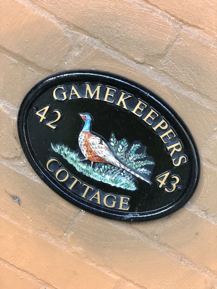 Another few cottage names after our local history around Bilsborrow. Bargees, Thatchers, Farmers & Gamekeepers #localtrades #friendsandfamily #canalsidelodges The lancaster was cut next to #owdnells (Schoolhouse Farm) around 1796 and the stretch opened in 1797 🚢⛴⚓️