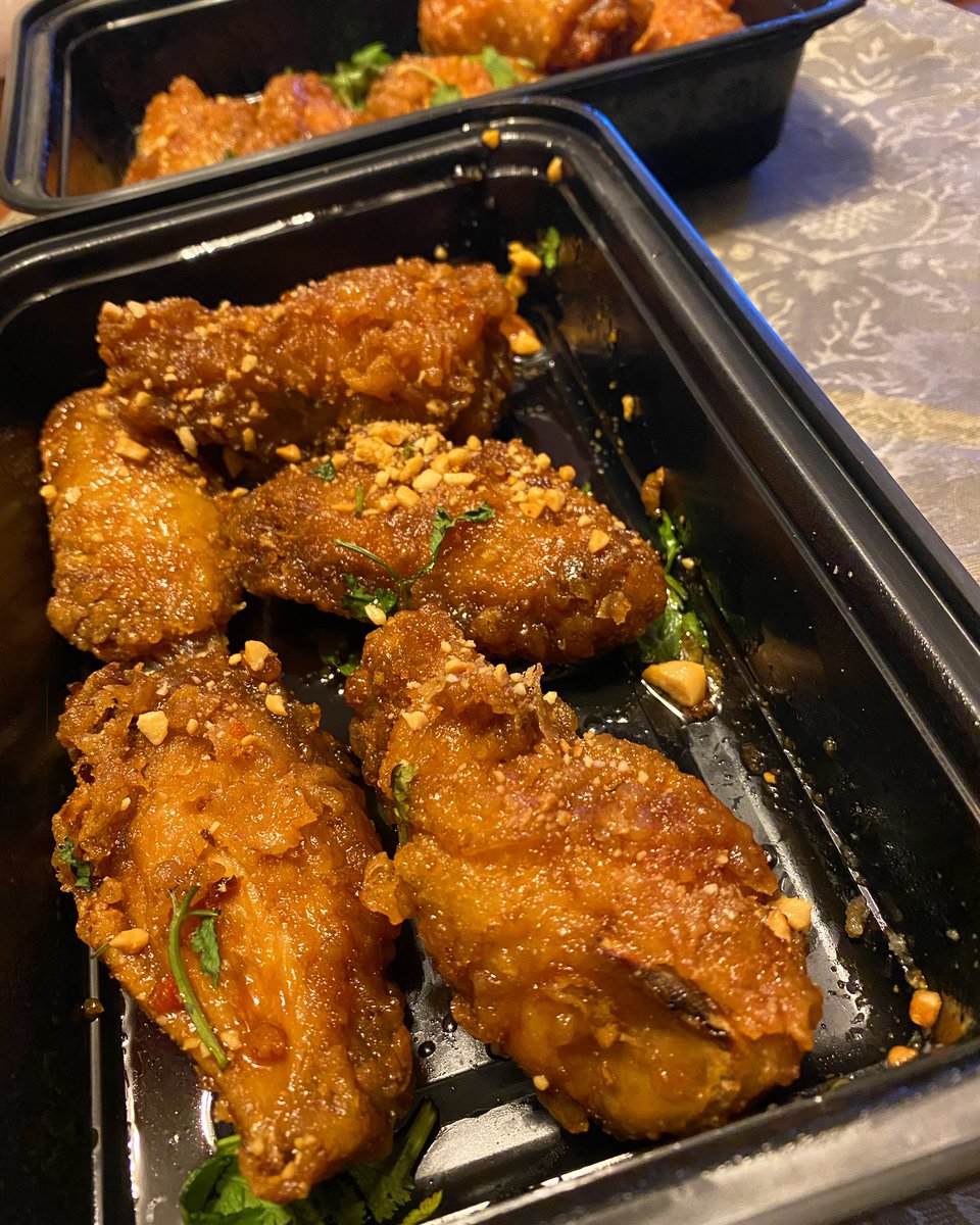 wherethatfoodsa's tweet photo. It’s Wing Wednesday! @HotJoySA has twice fried wings available. #supportlocal #safoodie #eatsanantonio #togofoods #wingwednesday #wings #twicefriedwings #asianfusion #foodie https://t.co/F7XM5dZclo