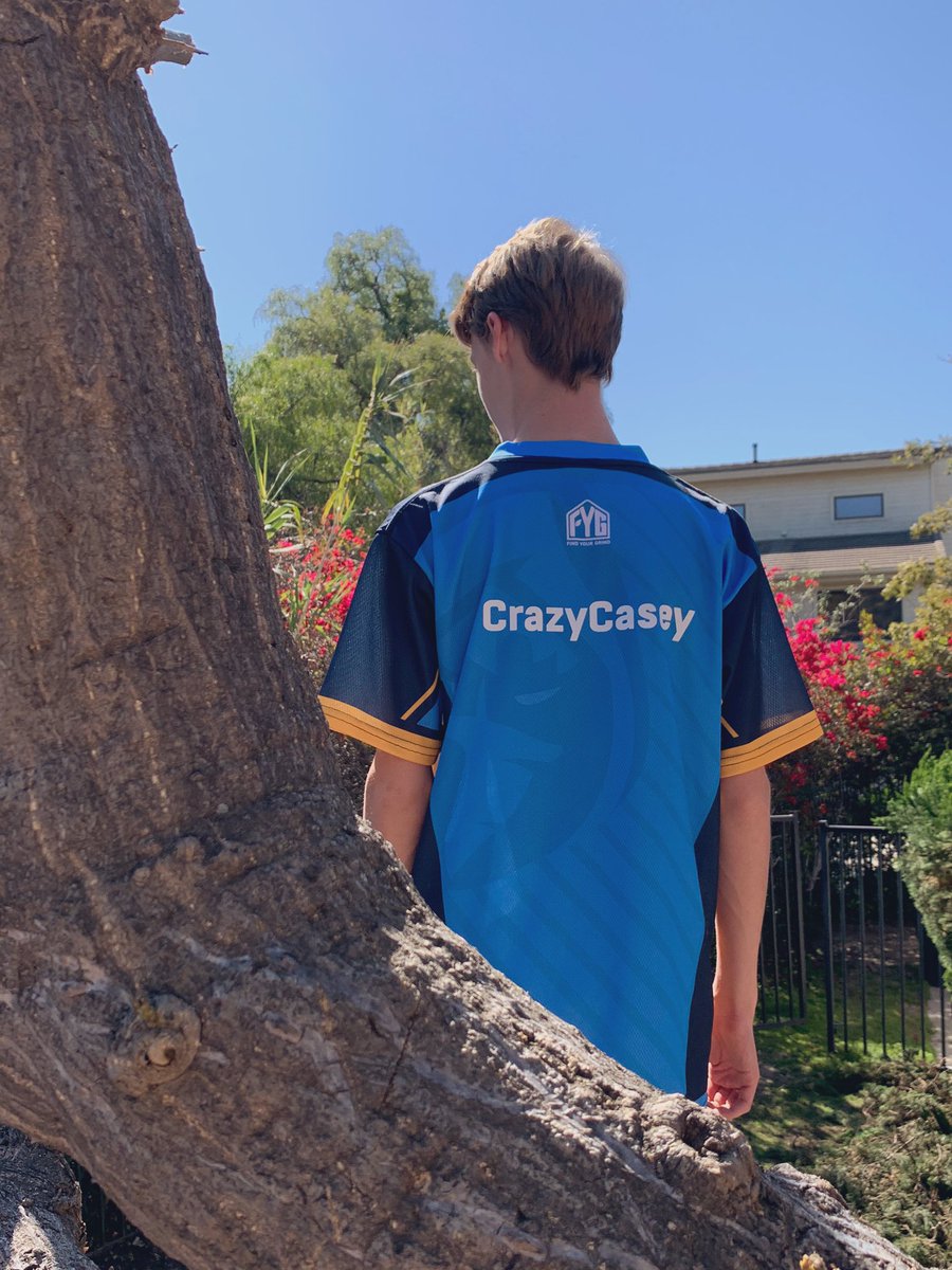 CrazyCaseyy's tweet image. Something came in the mail today... Deez 🔥 @JuniorRogueGG merch